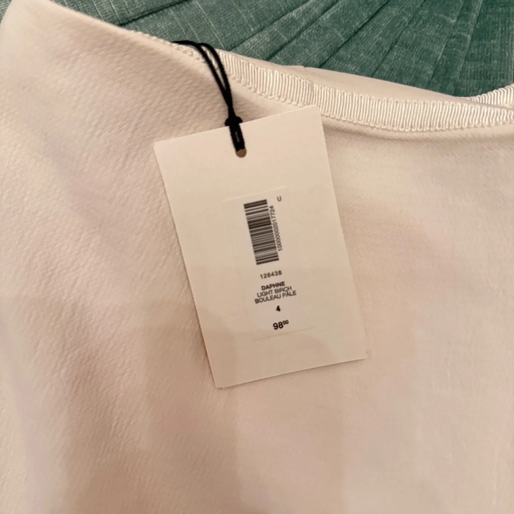 NWT Aritzia Women's Cream Mini Skirt - Brand - Picture 2 of 3